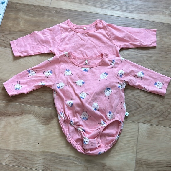 ‼️ SOLD ‼️ Little green & co. long sleeve diaper shirts - Picture 1 of 4